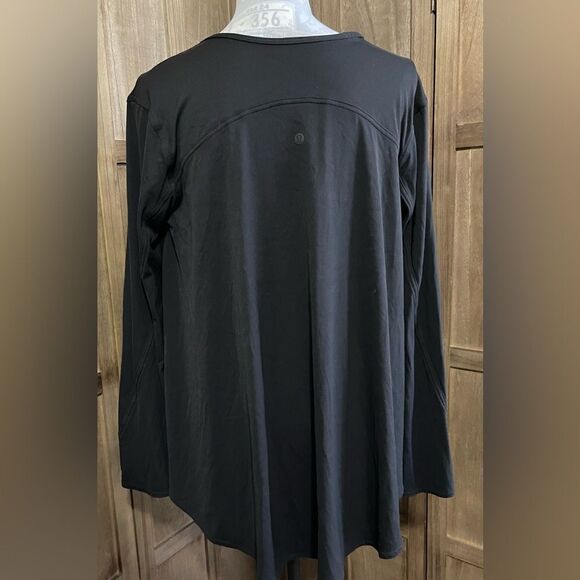 Lululemon Black Flare Blouse. - Picture 3 of 6